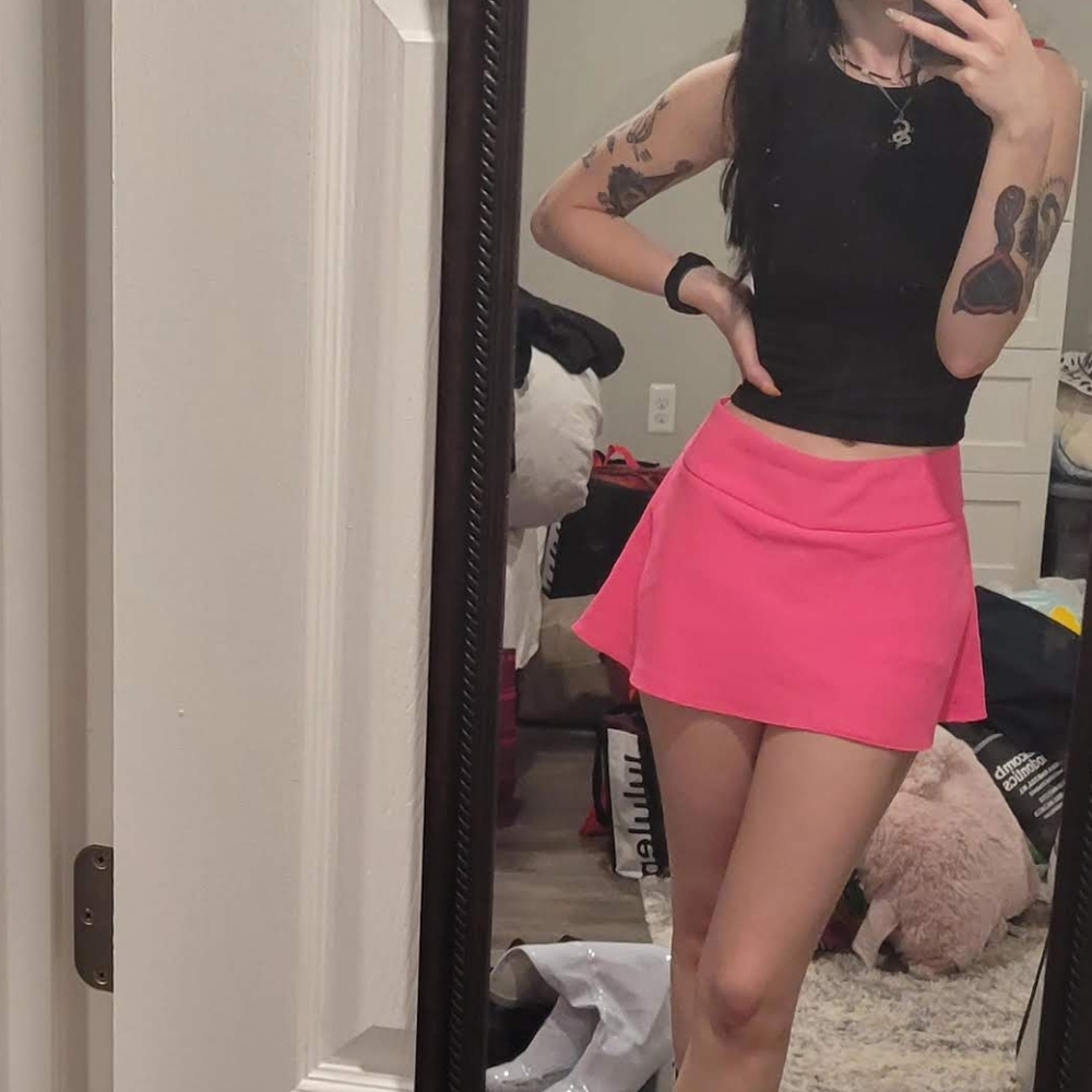 Express Mini Skort in Hot Pink
